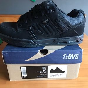 DVS All Black skater shoe “BRAND NEW”☠️🤘🏻